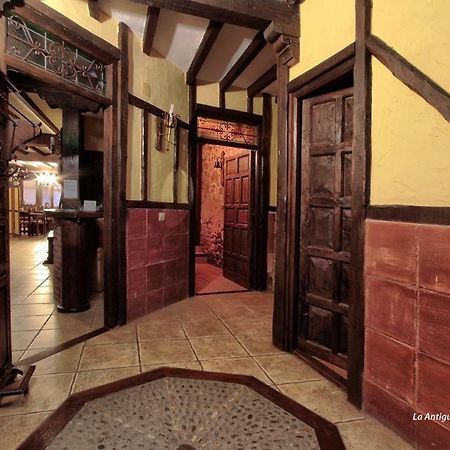 La Antigua Botica Guest House Pasaron  Luaran gambar
