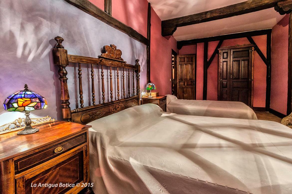 La Antigua Botica Guest House Pasaron  Luaran gambar