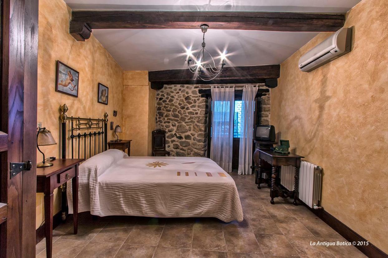 La Antigua Botica Guest House Pasaron  Luaran gambar