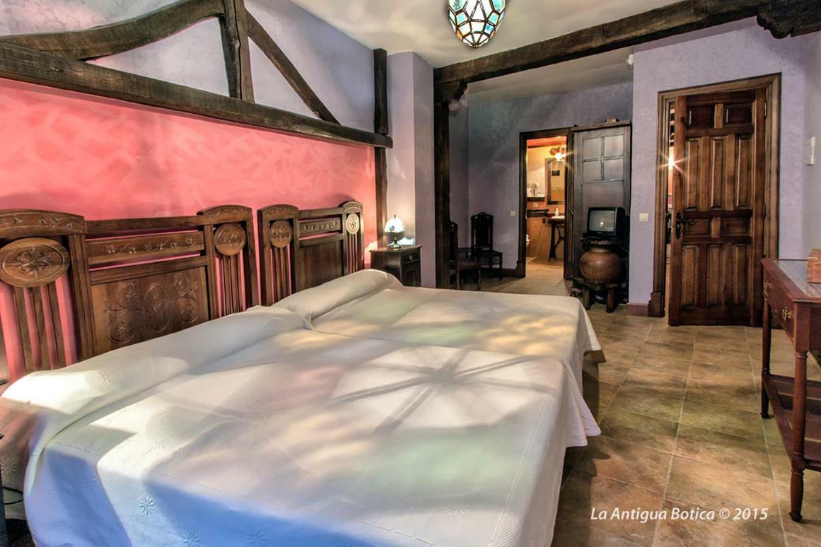 La Antigua Botica Guest House Pasaron  Luaran gambar