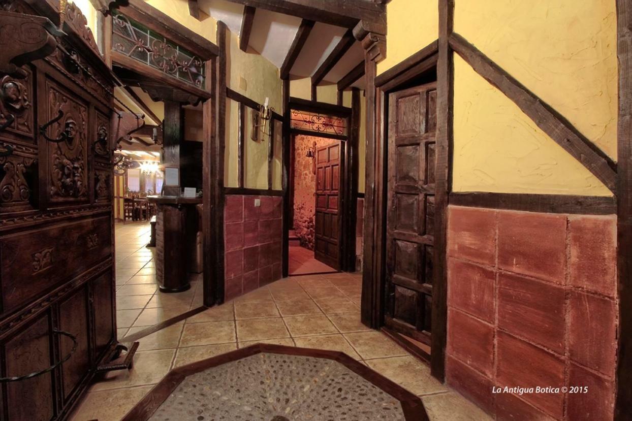 La Antigua Botica Guest House Pasaron  Luaran gambar
