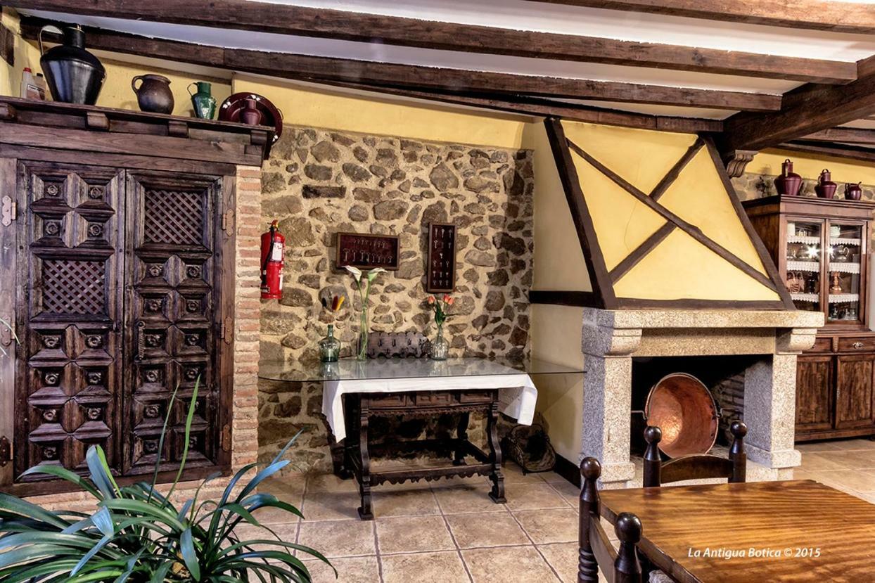 La Antigua Botica Guest House Pasaron  Luaran gambar