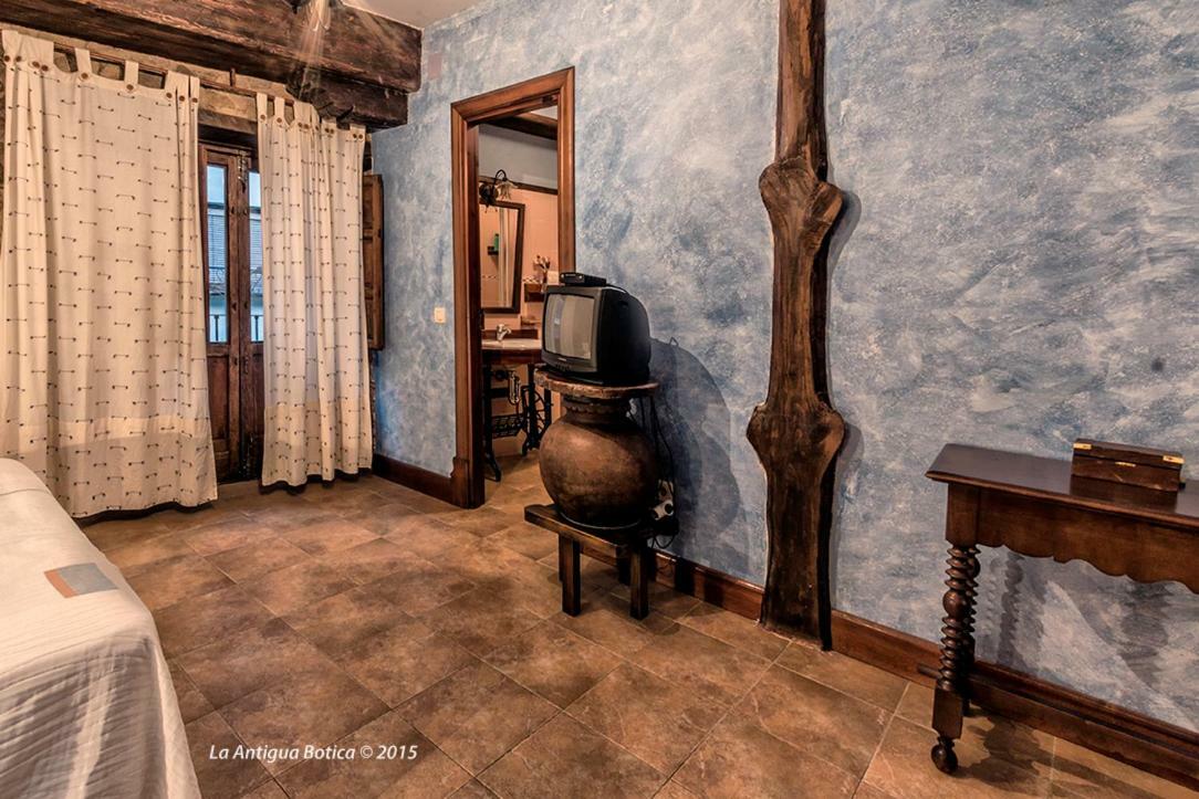 La Antigua Botica Guest House Pasaron  Luaran gambar