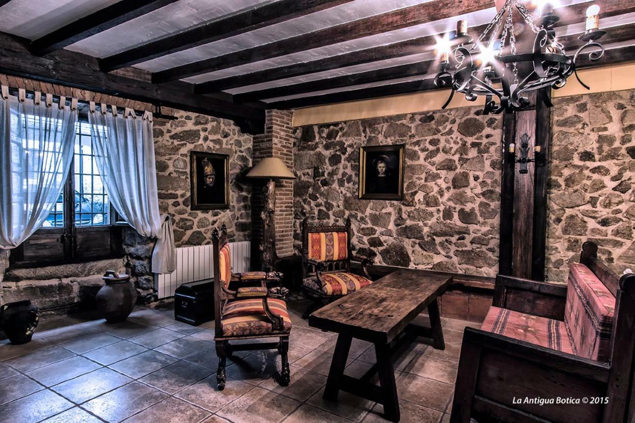 La Antigua Botica Guest House Pasaron  Luaran gambar